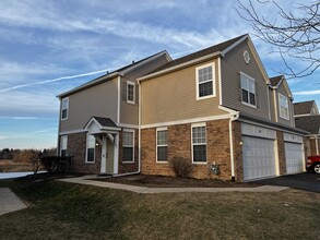 Building Photo - 571 Springbrook Trail N