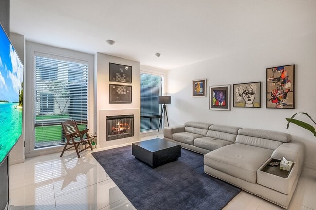 Building Photo - 1112 Bering Dr