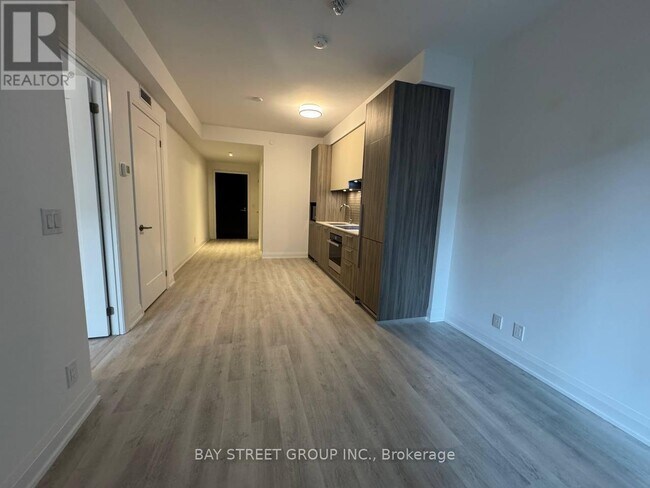 Photo du bâtiment - 65 Broadway Ave