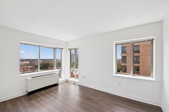 Interior Photo - MODA