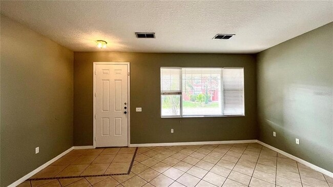 Foto del edificio - 338 Sand Ridge Dr