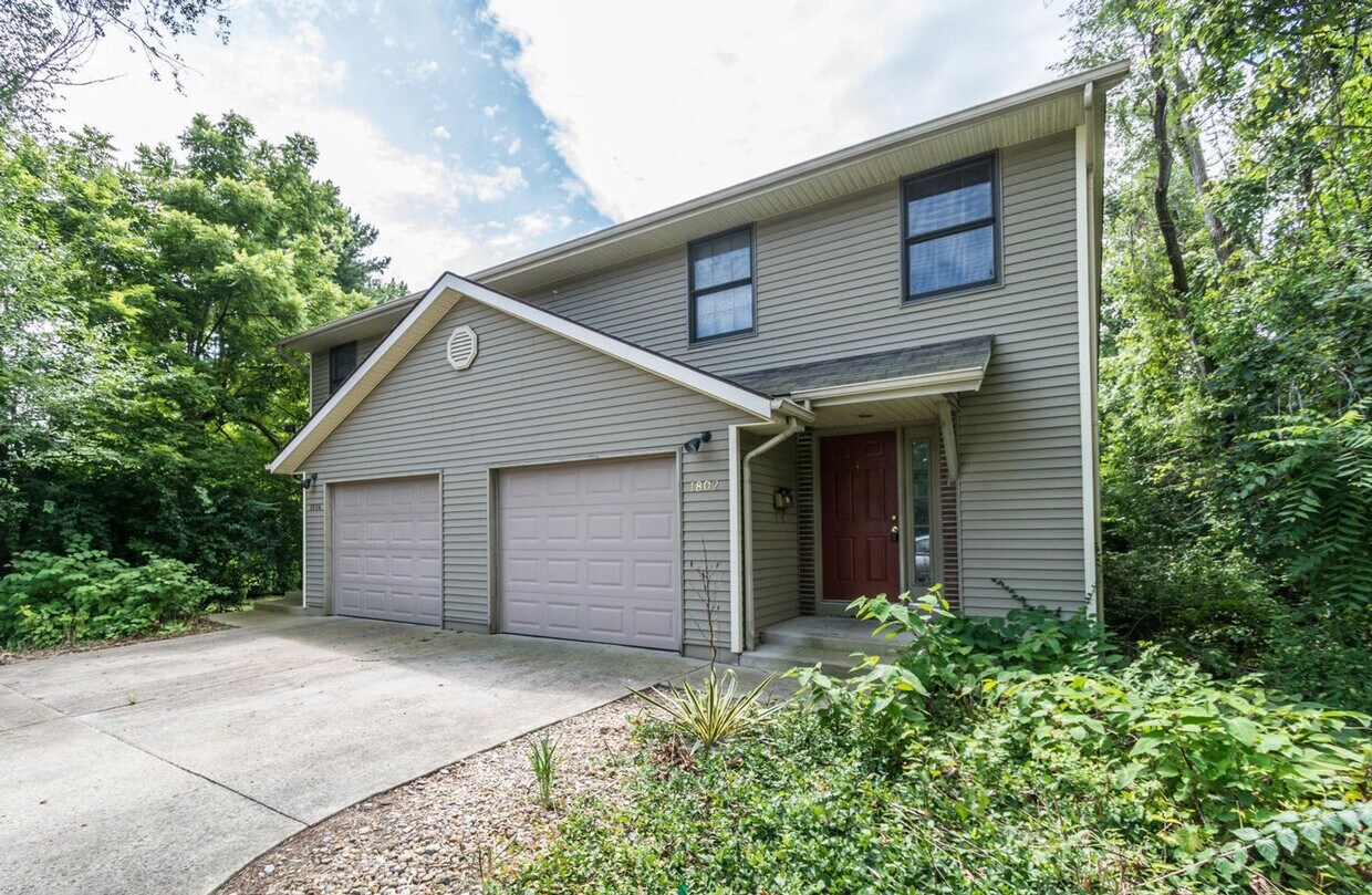 Foto principal - 1802 E Maxwell Ln