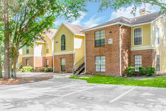 Foto del edificio - 8613 Mallard Reserve Dr