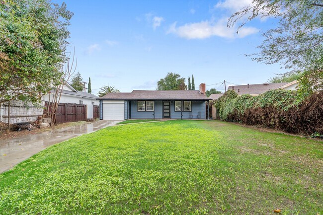 Foto del edificio - 5656 Donna Ave