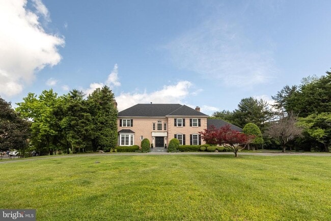 Building Photo - 8809 Saunders Ln