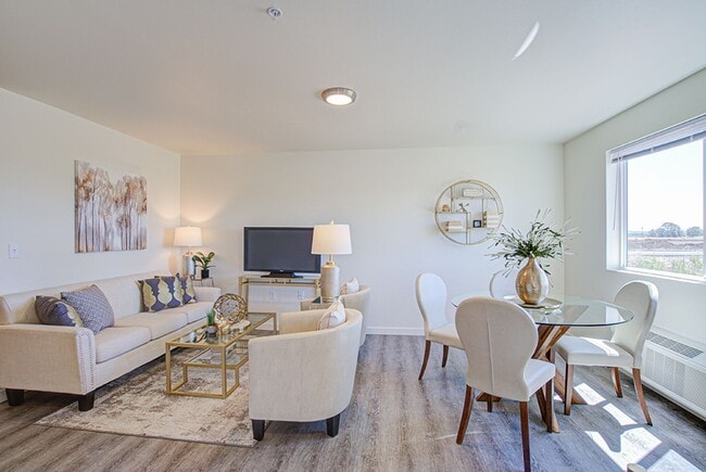 Interior Photo - Maple Springs