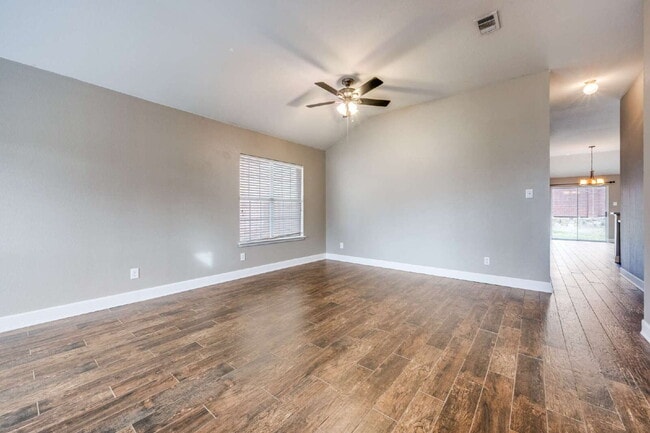 Foto del edificio - Modern Brick Home with Skylit Kitchen and Private Backyard