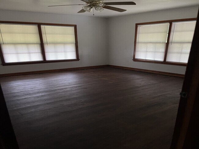 Foto del edificio - 1400 S Little Cushing, OK 74023
