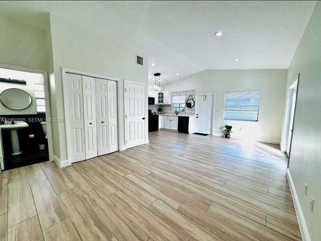 Foto del edificio - 1012 NE 17th Ct