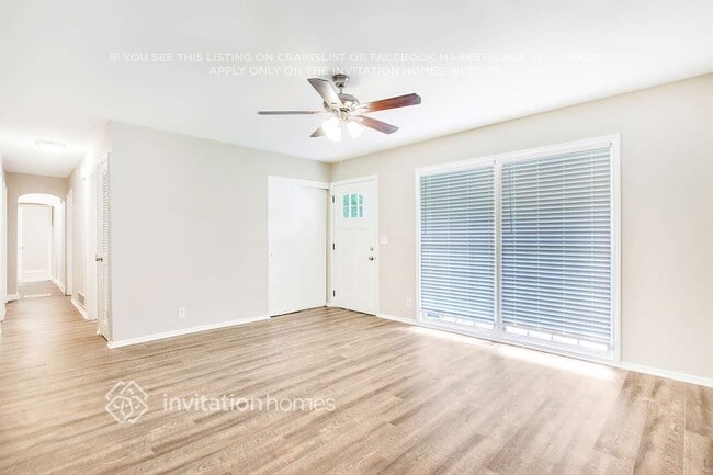 Foto del edificio - 2496 Montezuma Cir