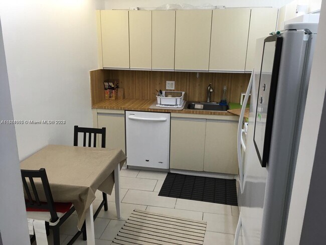 Foto del edificio - 2500 Parkview Dr