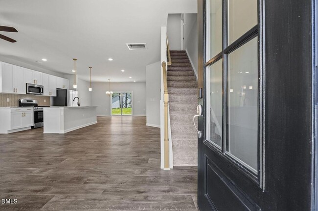 Building Photo - 200 Beacon Hl Rd