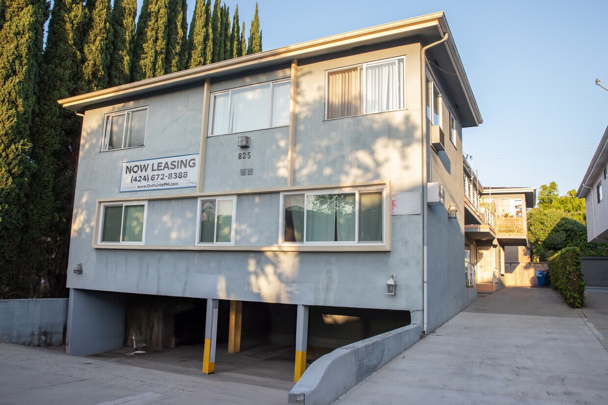 Building Photo - 825 Westbourne Dr