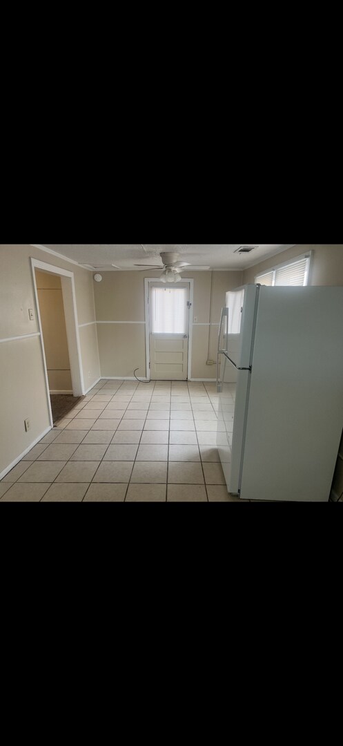 Foto del edificio - Adorable 2 BR / 1 BA - Cute affordable Home - Fort Walton Beach - Behind  ACE Hardware off Racetr...