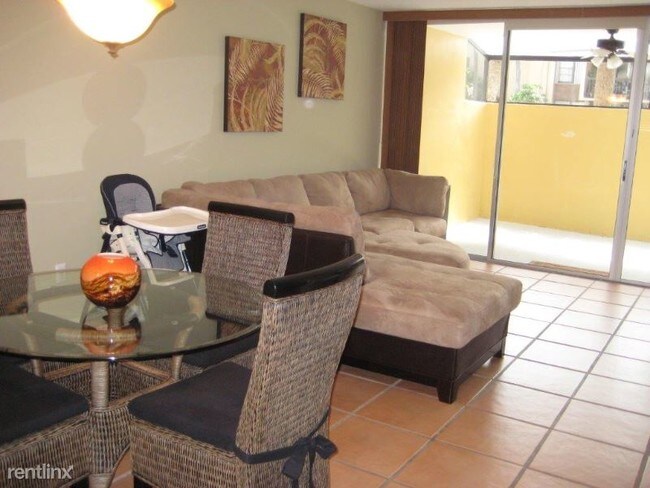 Building Photo - 1 br, 1.5 bath Condo - 10825 SW 112 TH ST