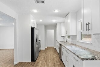 Building Photo - 4513 W 43rd St