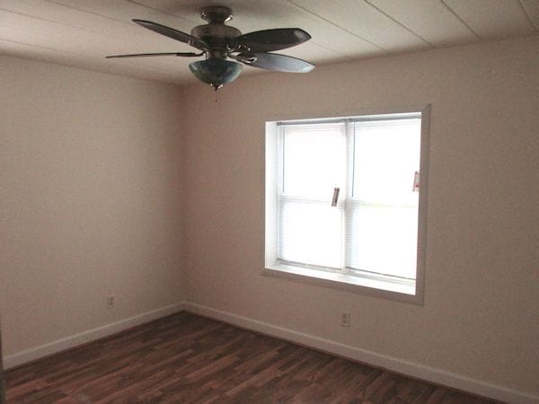 Large Bedroom - 9 Sherman Ter