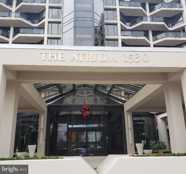 Foto del edificio - 1530 Key Blvd