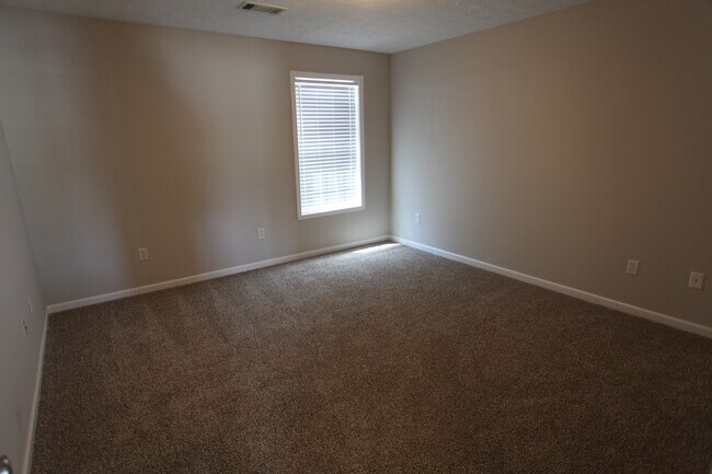 Foto del edificio - Charming 3-Bedroom Home in Quiet Cul-de-Sa...