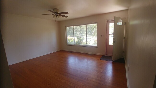 Foto del edificio - 33434 Jennie Rd