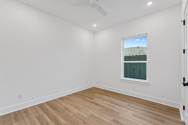 Building Photo - 8320 Williamsdell St