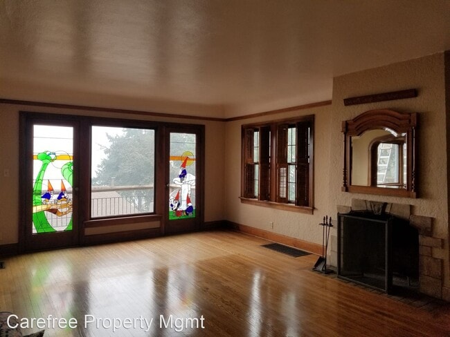 Building Photo - 3 br, 1.5 bath House - 368 NW Lomita Terrace