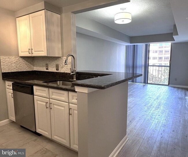 Building Photo - 4808 Moorland Ln