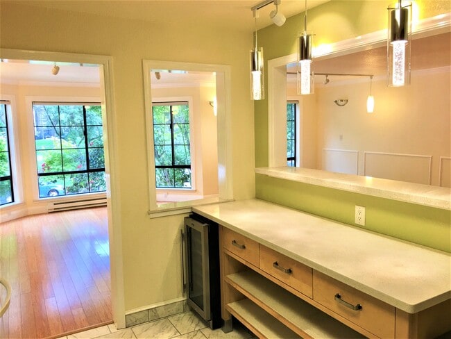 Photo - 1576 Fell St Apartment