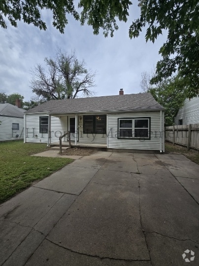 Building Photo - 129 S Mt Carmel St