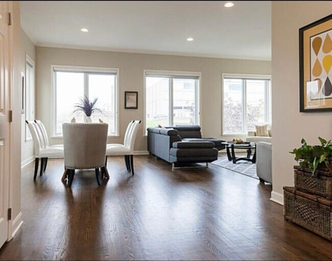 Foto del edificio - 2848 N Burling St