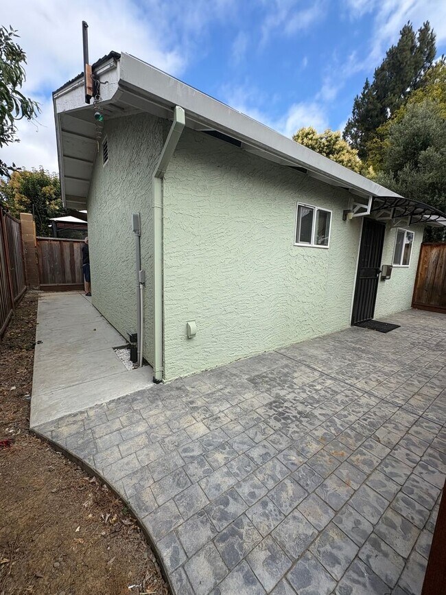 Foto del edificio - 4817 Hansen Ave