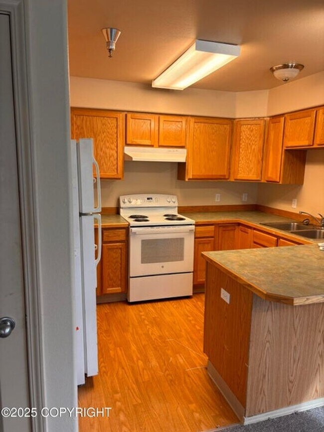 Foto del edificio - Newly Updated 2 Bed/2 Bath Condo w/Garage!