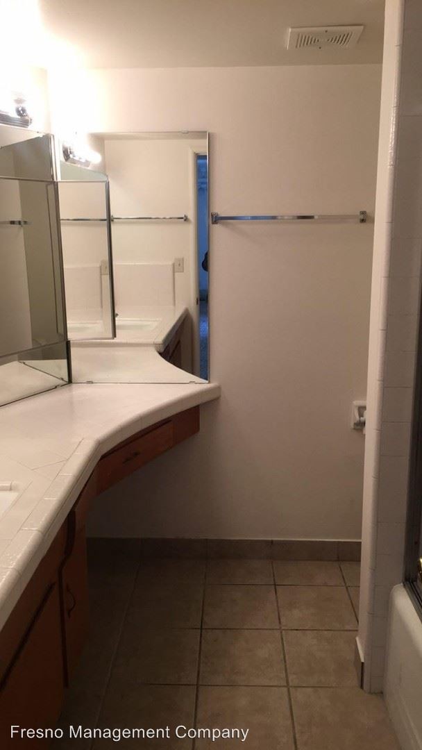 Building Photo - 4933 N Harrison Ave