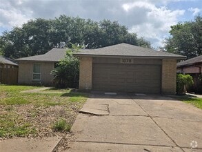 Building Photo - 10711 Forest Leaf Dr