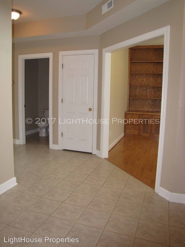 Building Photo - 202 Duncraig Dr