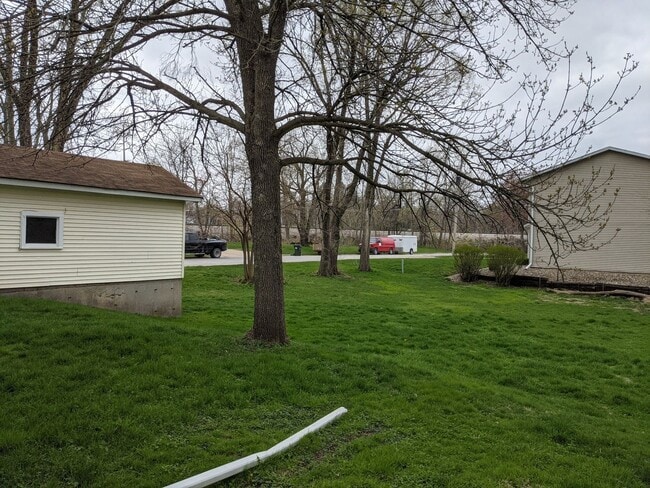 Building Photo - Available August 2026! 2 bedroom, 1 bath single-family home on corner lot