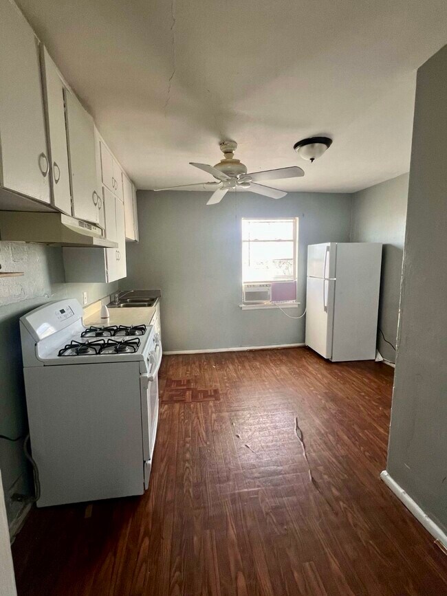 Foto del edificio - 2248 Riverview Dr