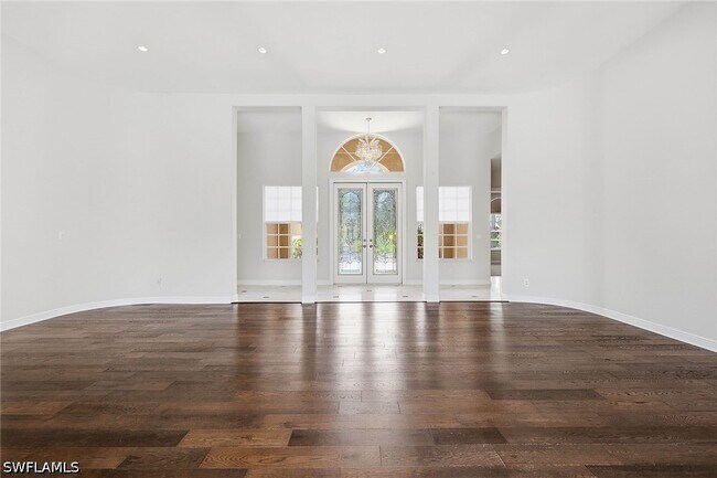 Building Photo - 25820 Creekbend Dr