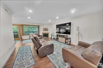 Building Photo - 375 Martling Ave