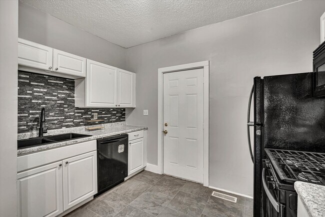 Building Photo - 1215 Farnam St