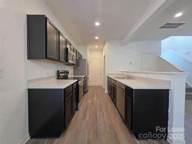 Building Photo - 150 Pin Oak Ct