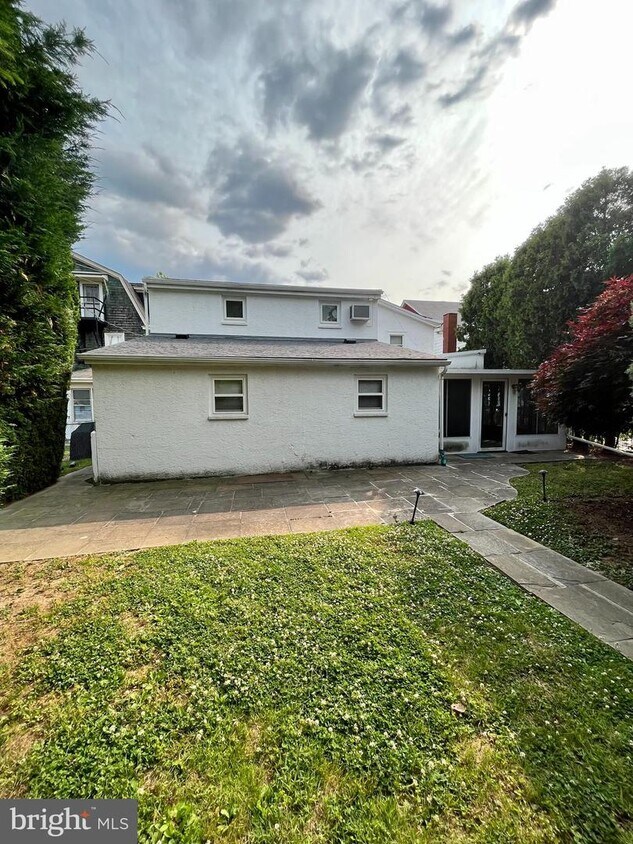 134 E 4th Ave Unit 1, Conshohocken, PA 19428 Room for Rent in