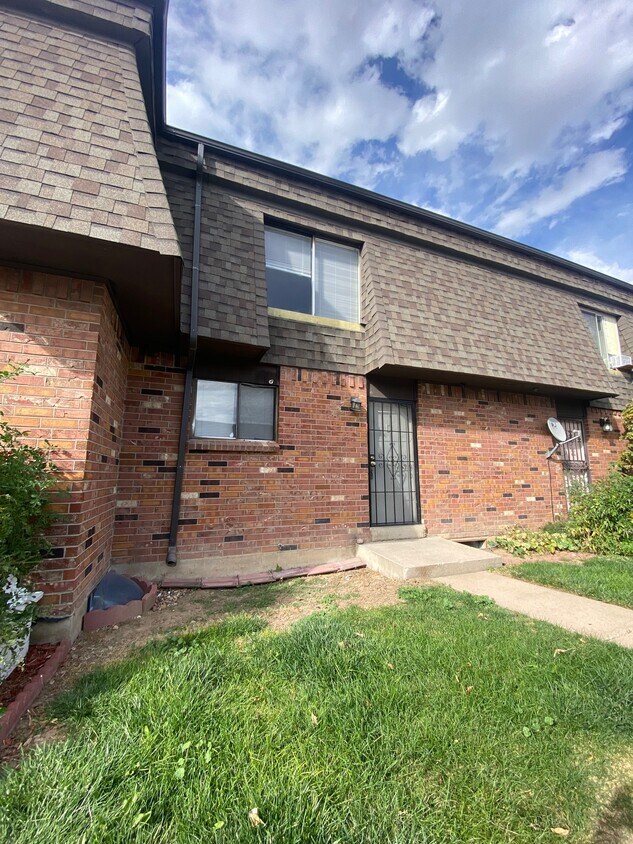 Primary Photo - 14472 E Mississippi Ave