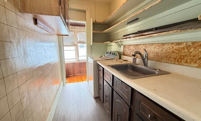 Foto del edificio - 57 Rindge Ave