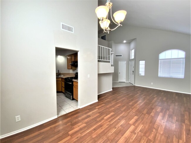 Building Photo - 1221 Taramar St