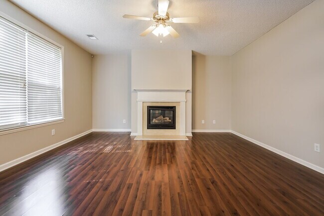 Building Photo - 4415 Feather Way