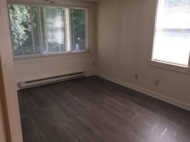 Foto del edificio - 959 Nut Plains Rd