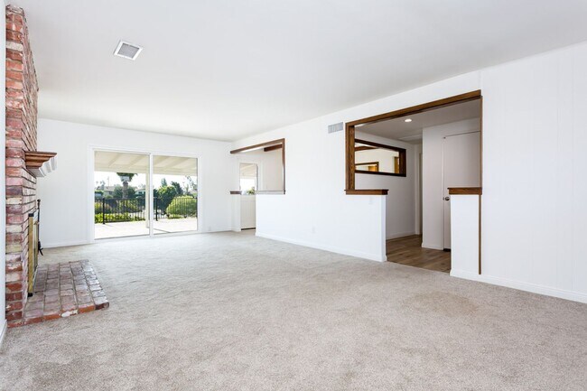 Foto del edificio - La Mesa Charmer with Mount Helix Views!