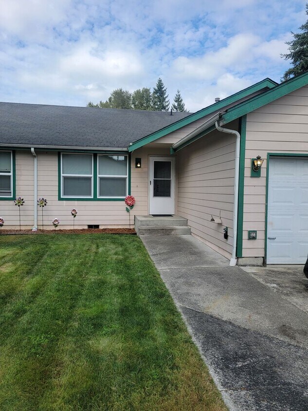 Primary Photo - 15810-15810 94th Ave Ct E