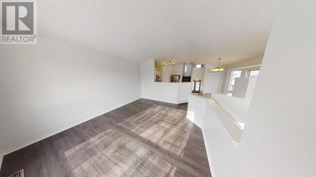 Building Photo - 9442 Lakeland Dr